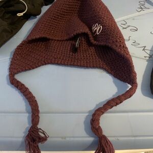 686 (snowboard/ski brand) beanie hat with braids. Worn once.